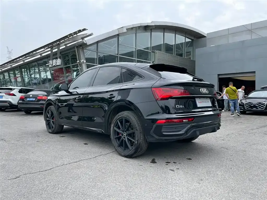 Audi Q5L Sportback — фото 10