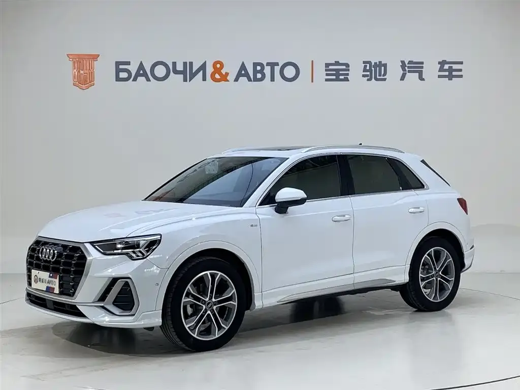 Audi Q3 — фото 1