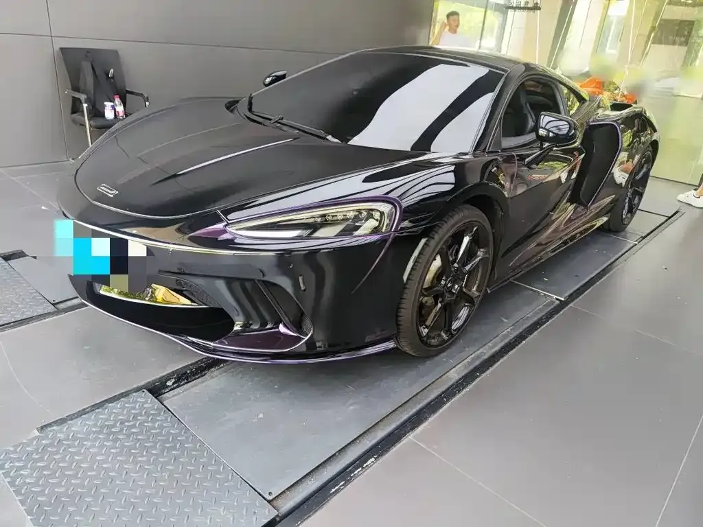 McLaren GT