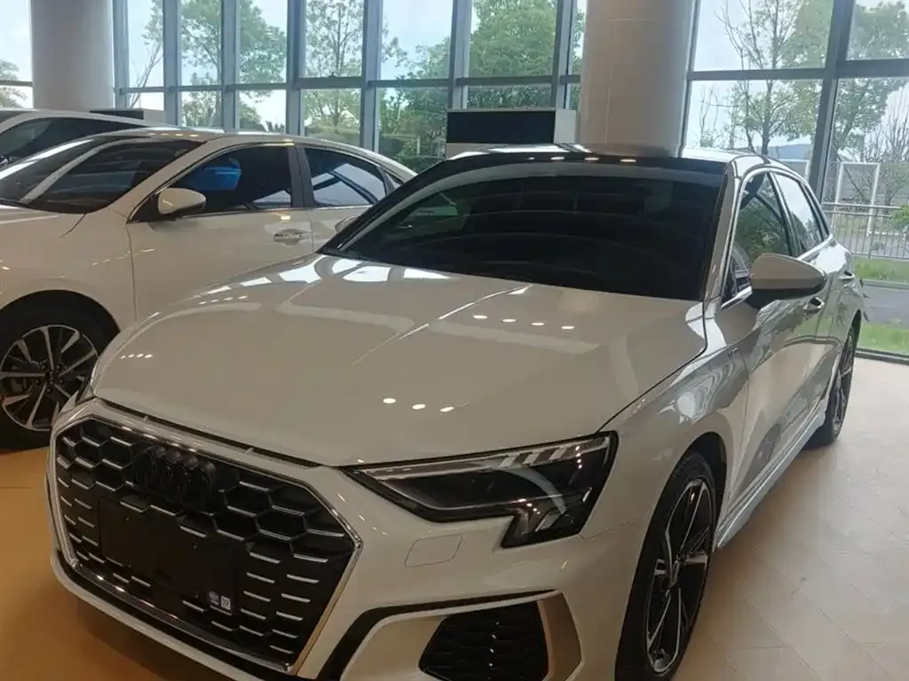 Audi A3 — фото 1