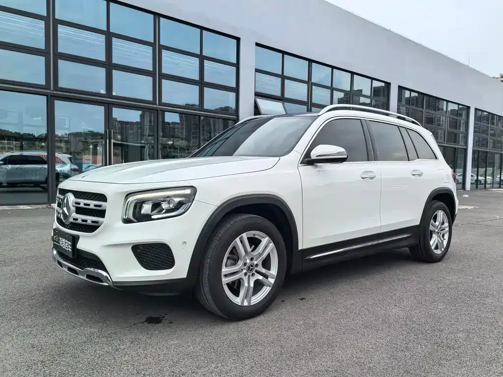 Mercedes-Benz GLB — фото 1