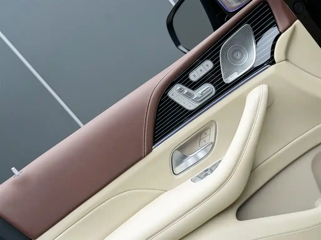 Mercedes-Benz GLS — фото 8