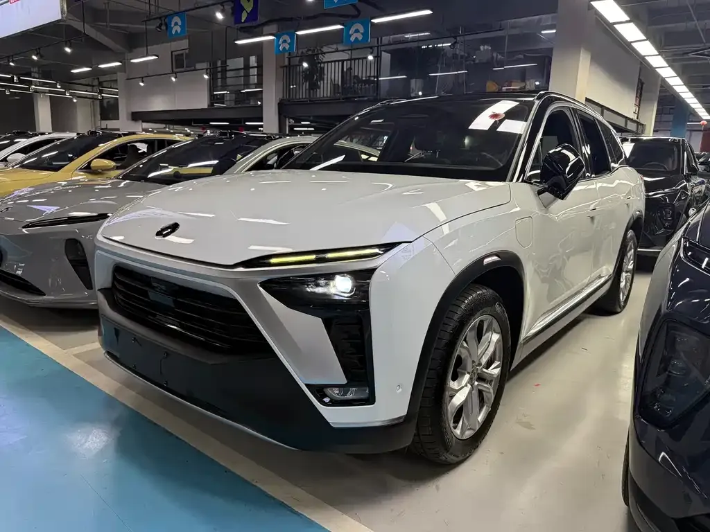 NIO ES8