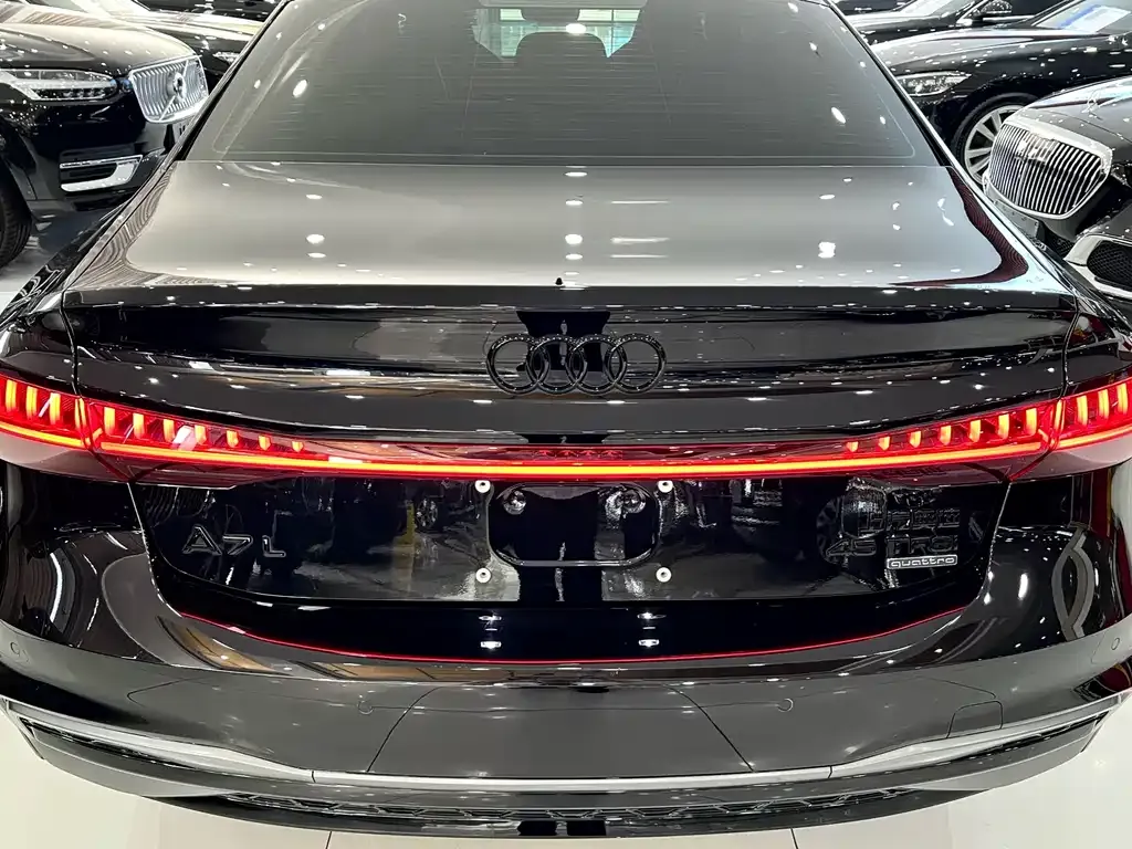 Audi A7L — фото 7
