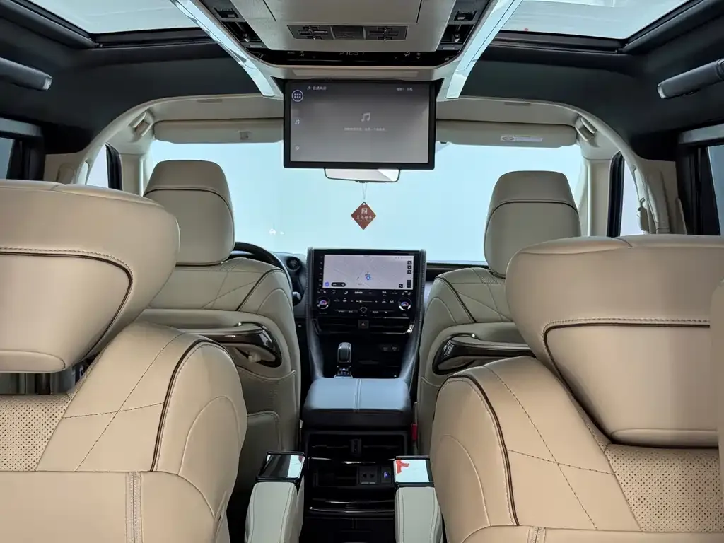 Toyota Vellfire — фото 3