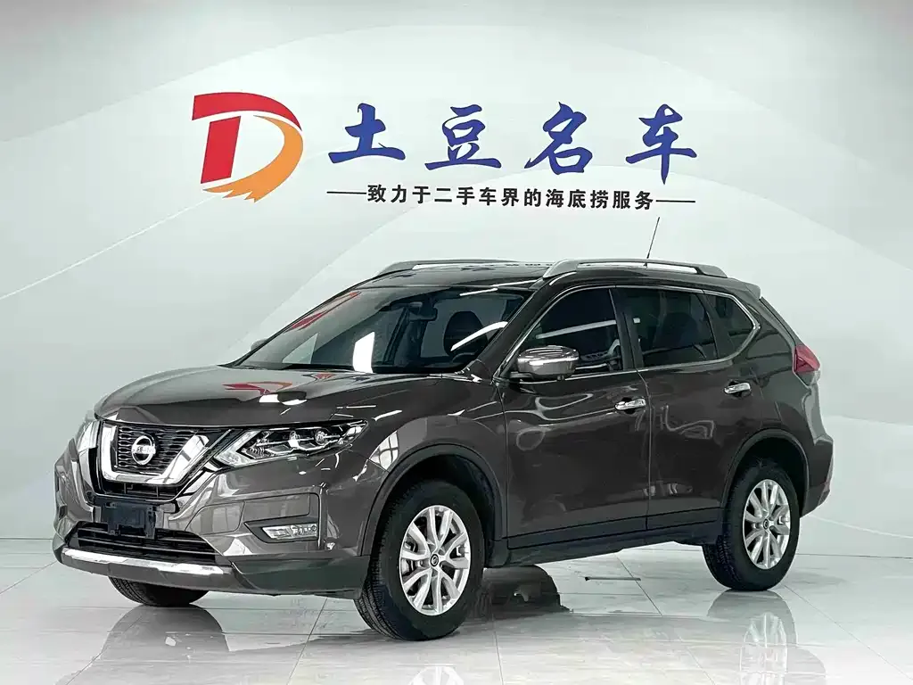Nissan X-Trail — фото 1