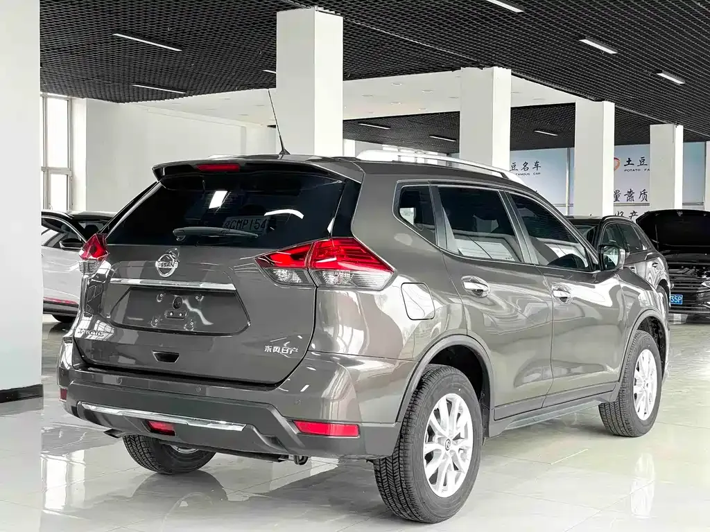 Nissan X-Trail — фото 10