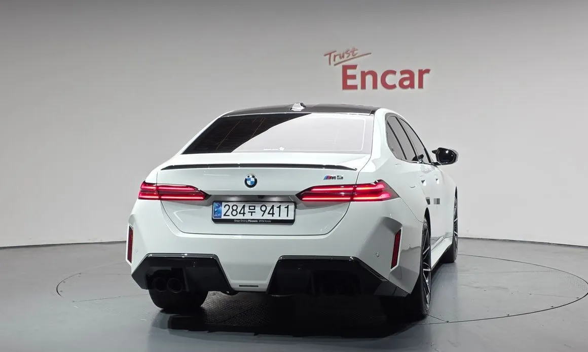 BMW M5 2025 из KR, фото 3