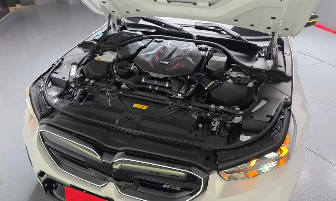 BMW M5 2025 из KR, фото 9