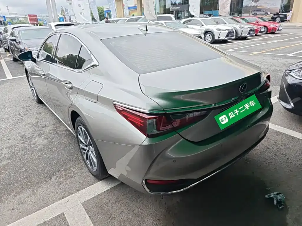 Lexus ES — фото 3