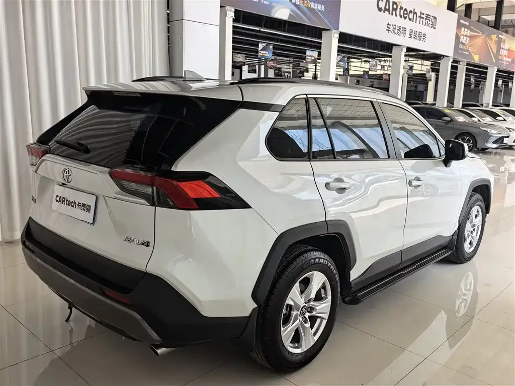 Toyota RAV4 2024 из CN, фото 5