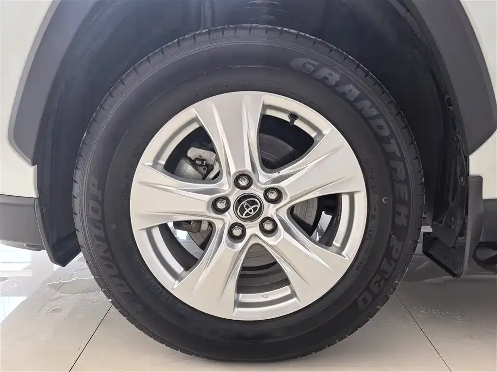 Toyota RAV4 2024 из CN, фото 3