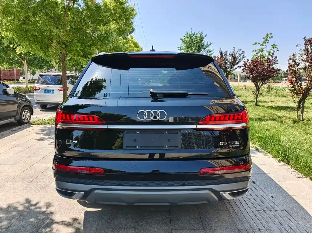 Audi Q7 — фото 4