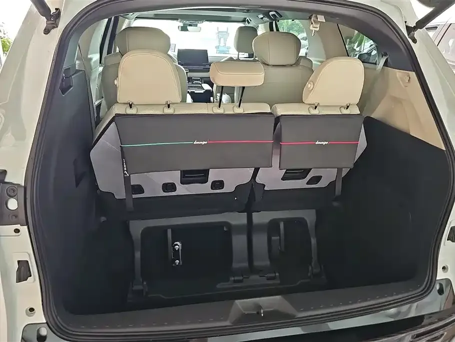 Toyota Granvia — фото 8