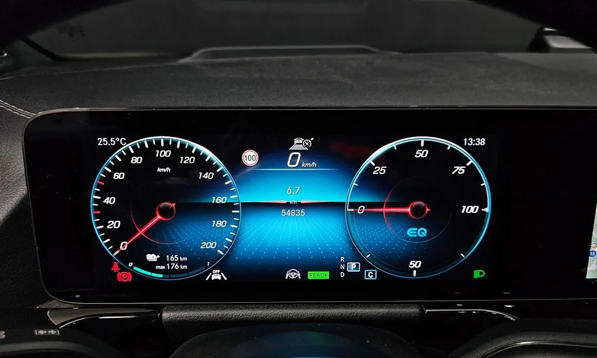 Mercedes-Benz EQA 2023 из KR, фото 10