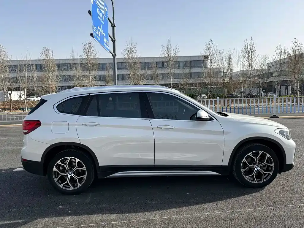 BMW X1 — фото 9
