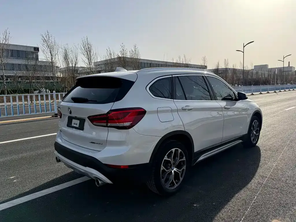 BMW X1 — фото 10