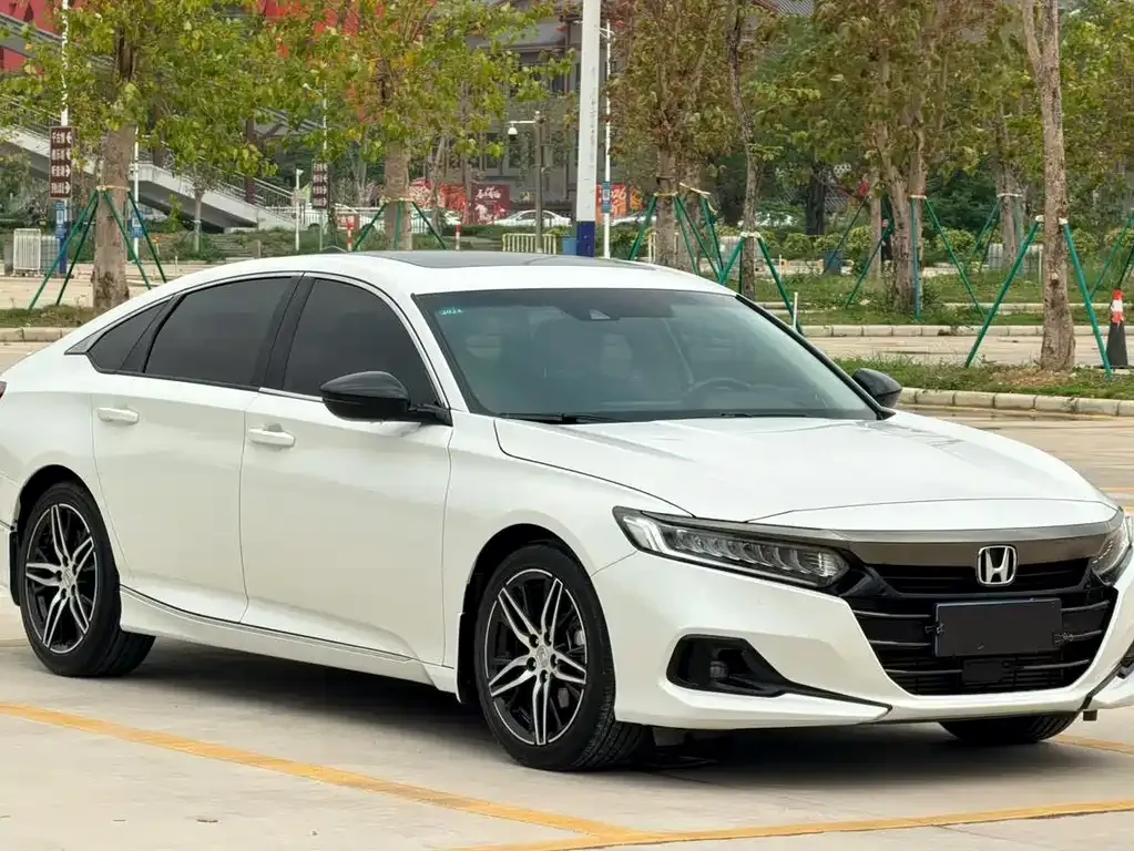 Honda Accord — фото 10
