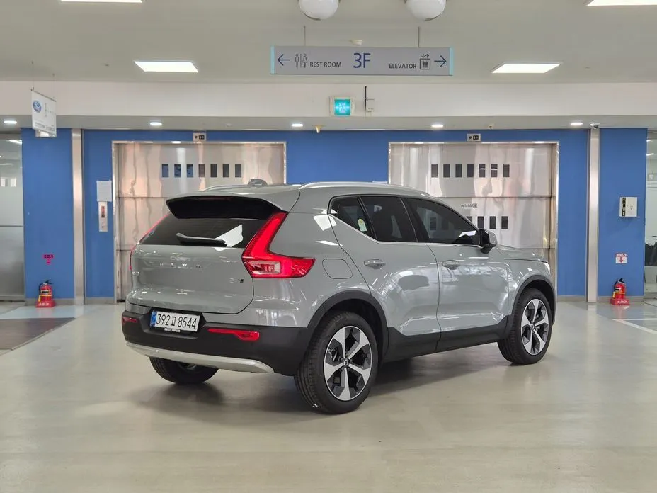 Volvo XC40 2026 из KR, фото 8