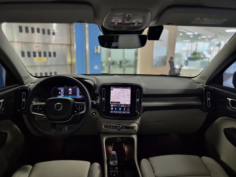 Volvo XC40 2026 из KR, фото 3