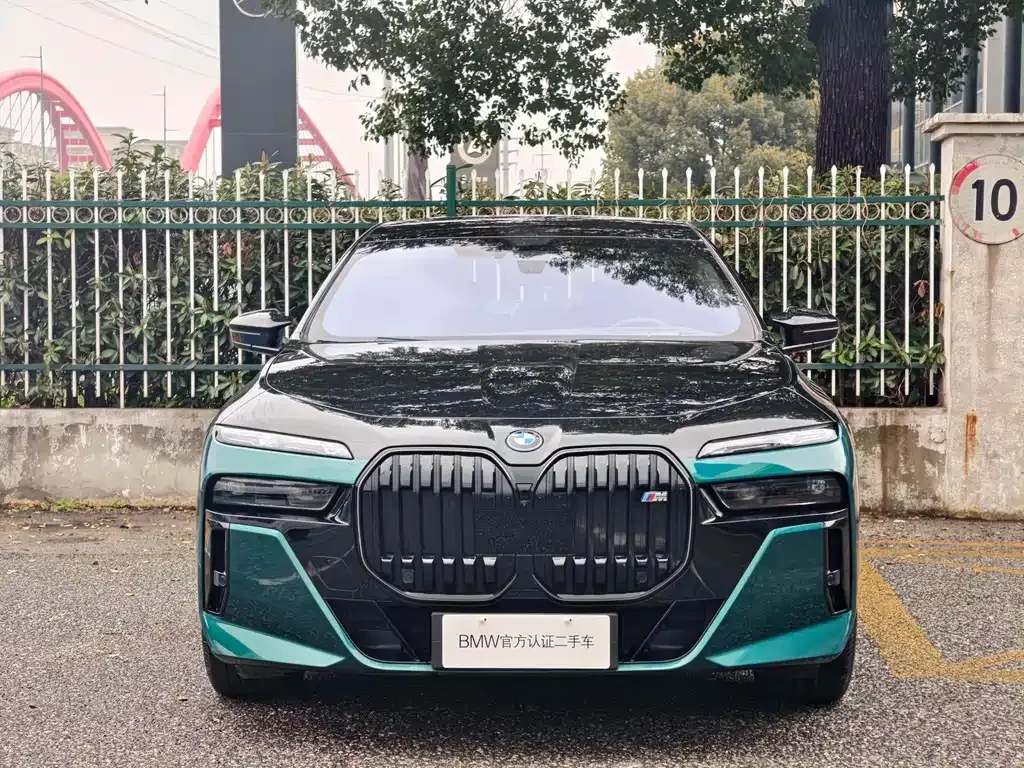 BMW i7 M70L 2024 из CN, фото 5