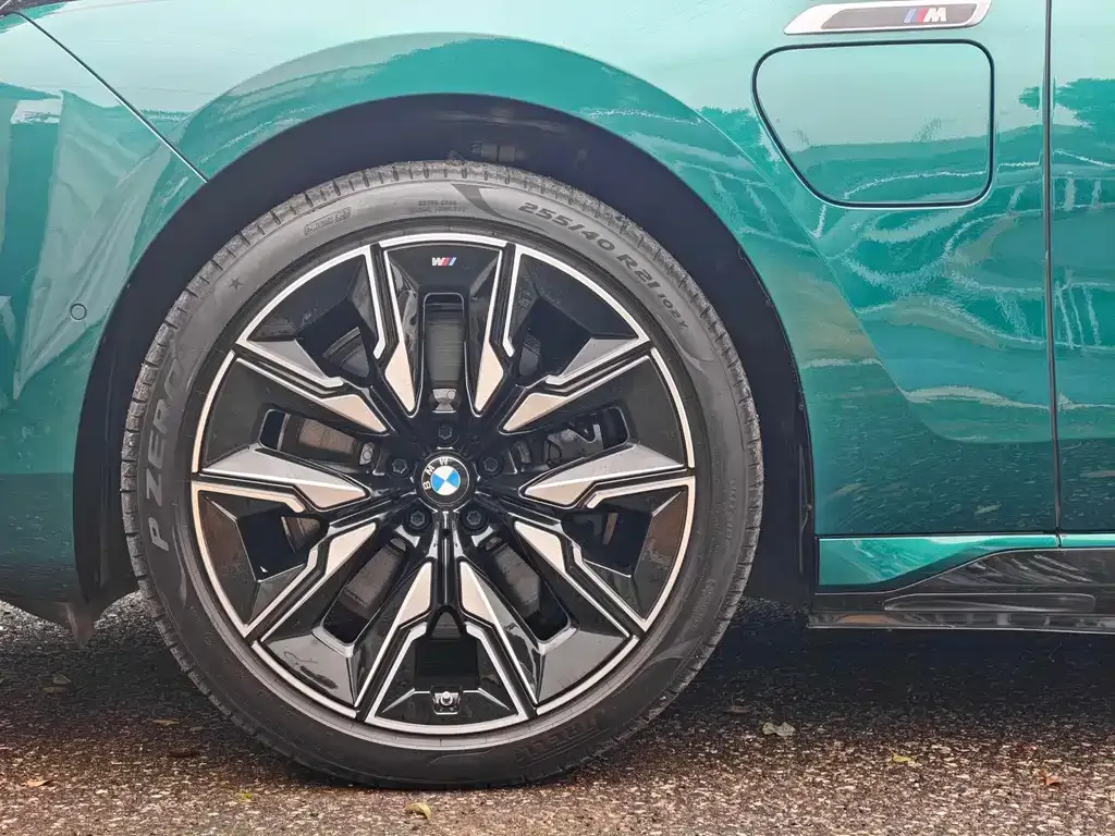 BMW i7 M70L 2024 из CN, фото 6