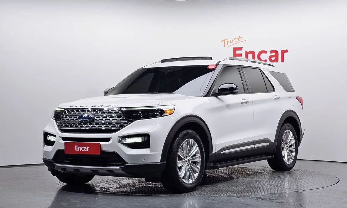 Ford Explorer — фото 1