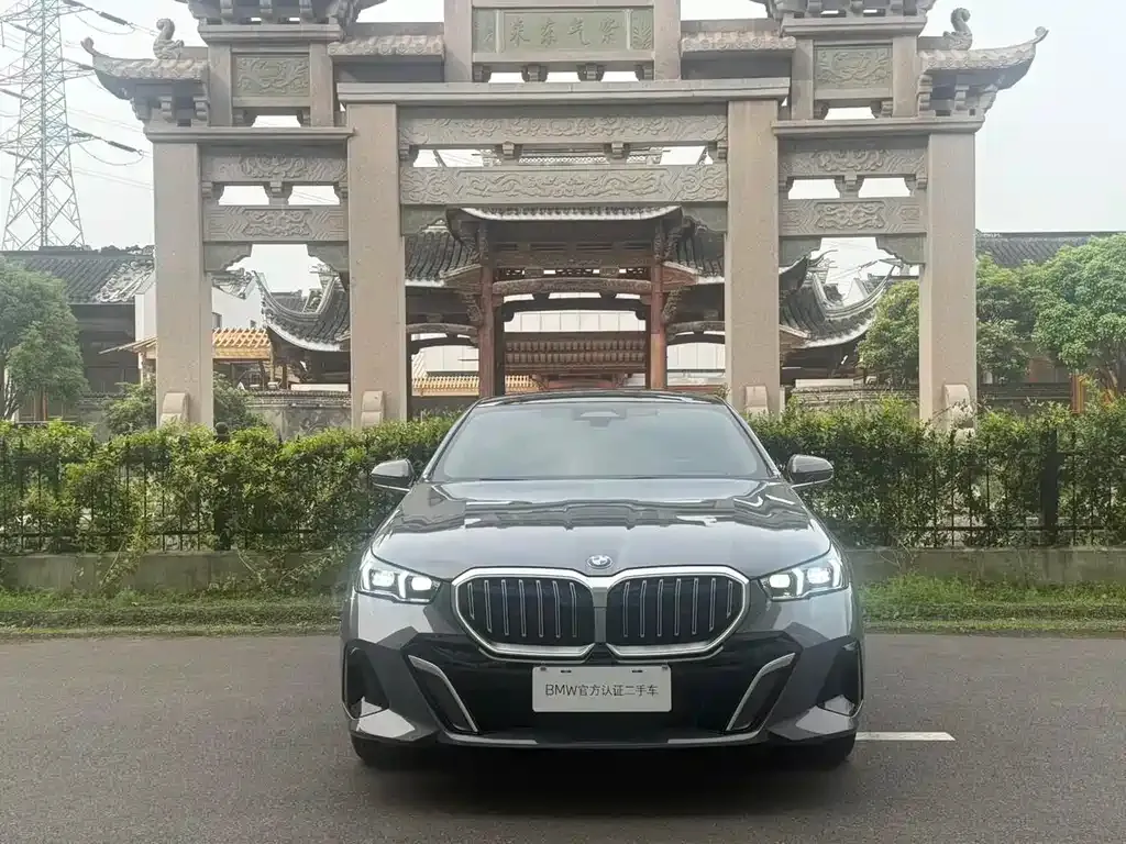 BMW 5 Series — фото 2