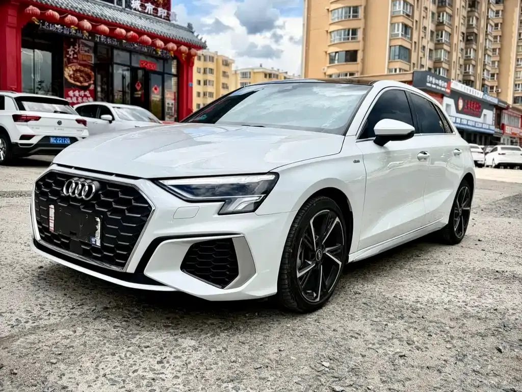 Audi A3 — фото 1