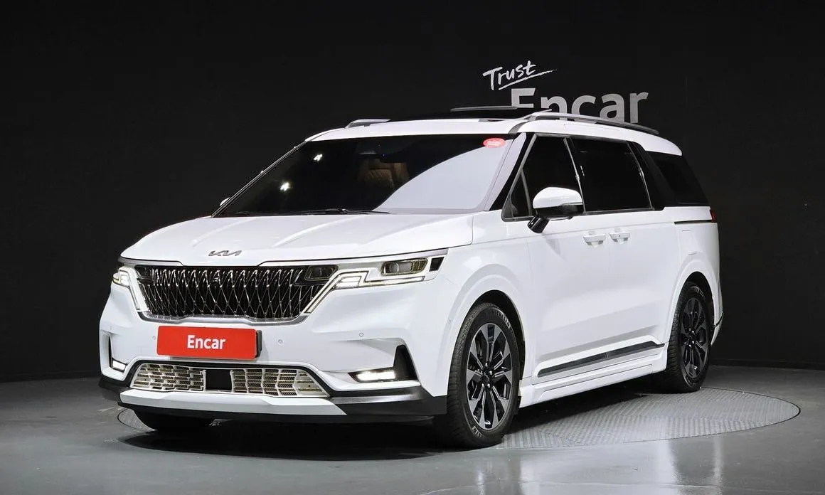 Kia Carnival — фото 1