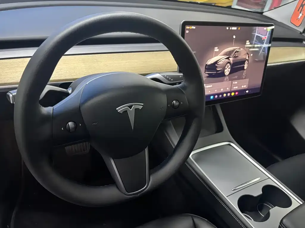 Tesla Model Y — фото 4
