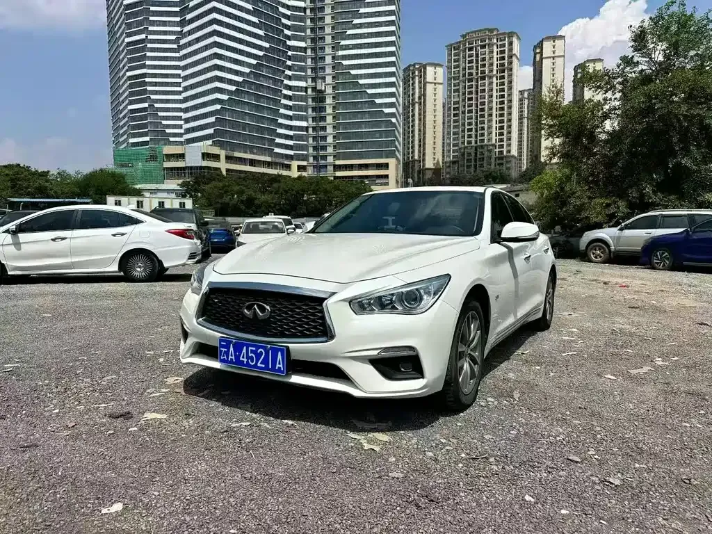 Infiniti Q50L