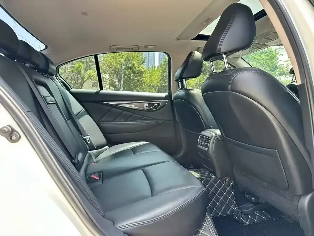 Infiniti Q50L 2022 из CN, фото 2