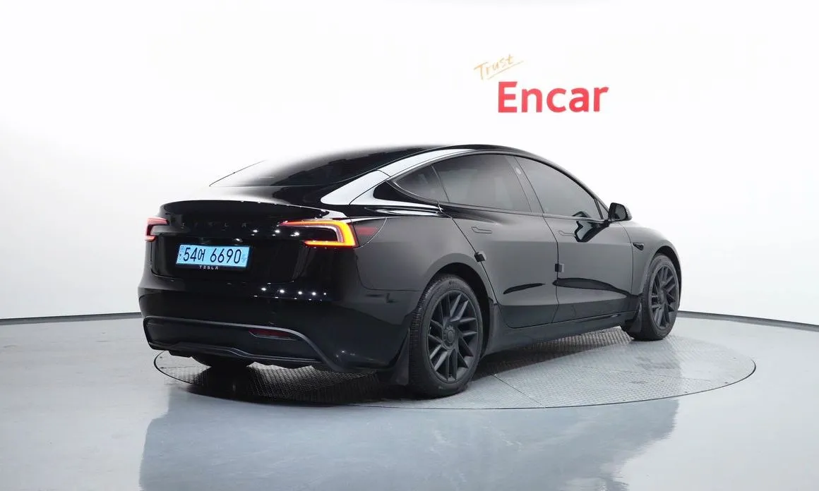 Tesla Model 3 — фото 3