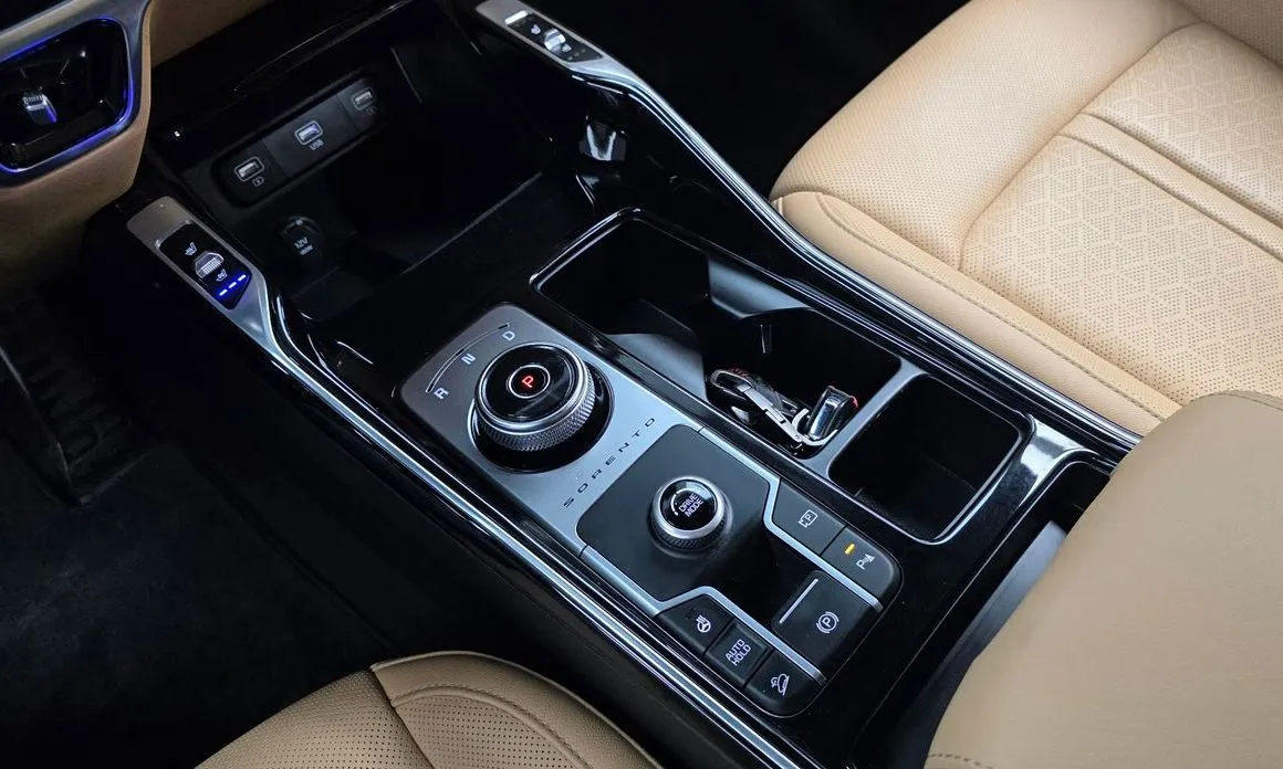 Kia Sorento — фото 8
