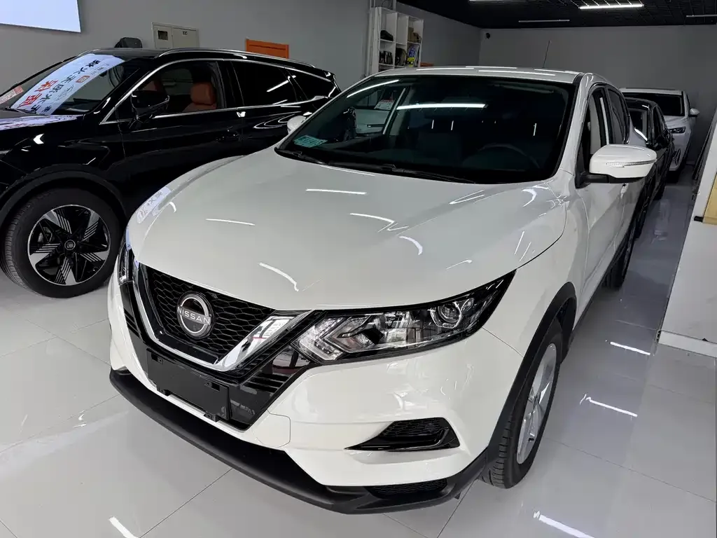 Nissan Qashqai — фото 1