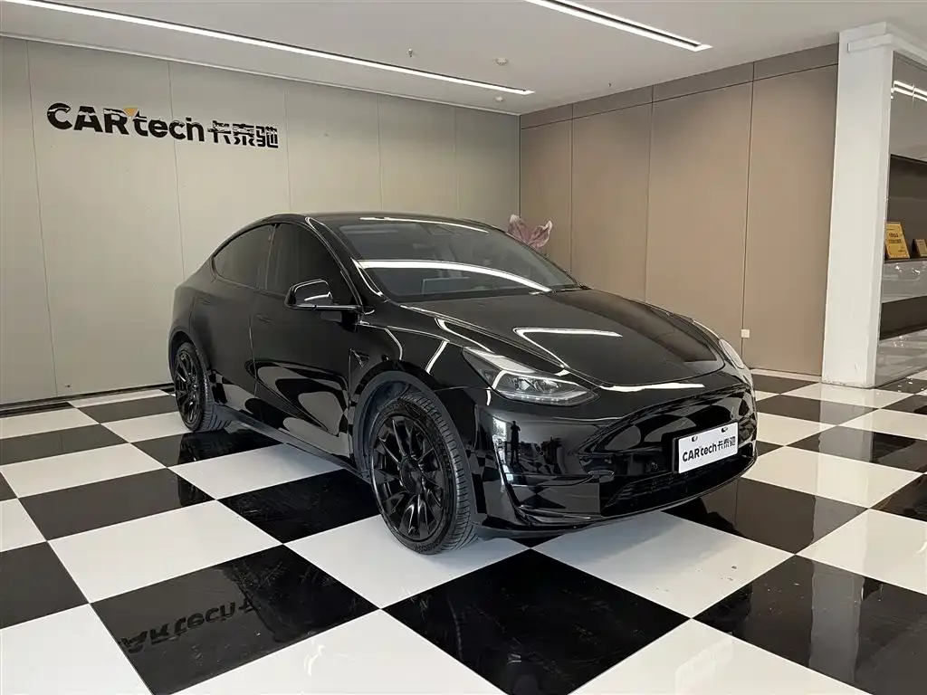 Tesla Model Y — фото 9