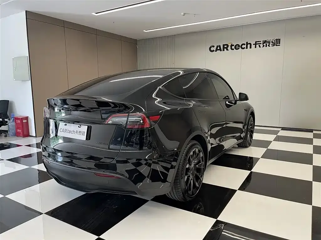 Tesla Model Y — фото 3