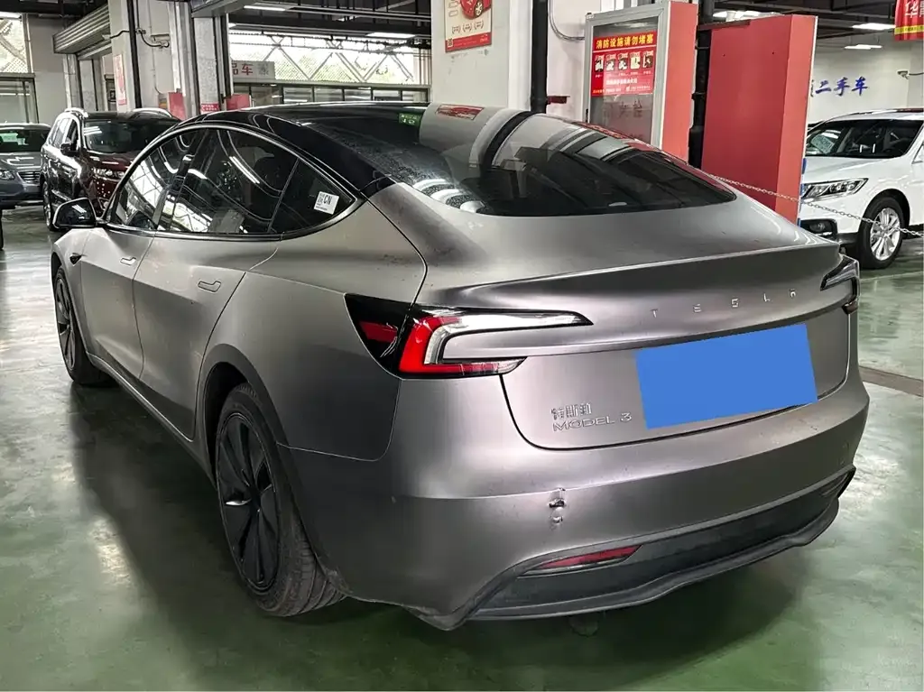 Tesla Model 3 — фото 3