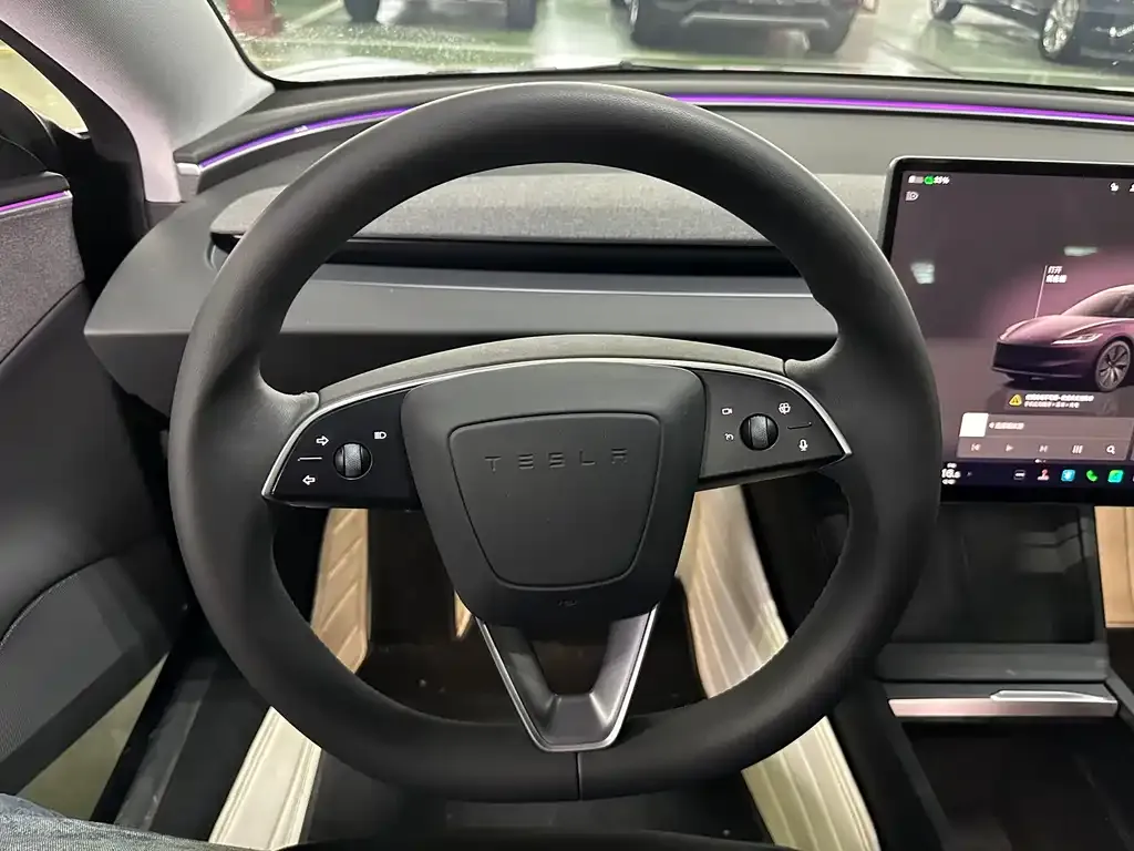 Tesla Model 3 — фото 9
