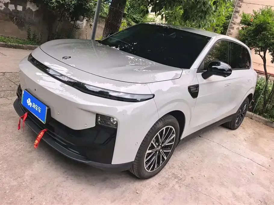Leapmotor B10