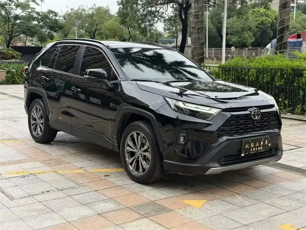 Toyota RAV4 — фото 9