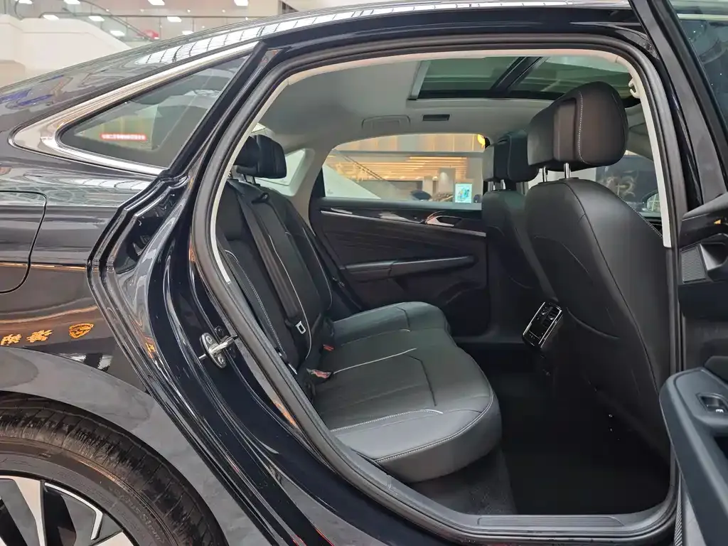 Volkswagen Passat — фото 7
