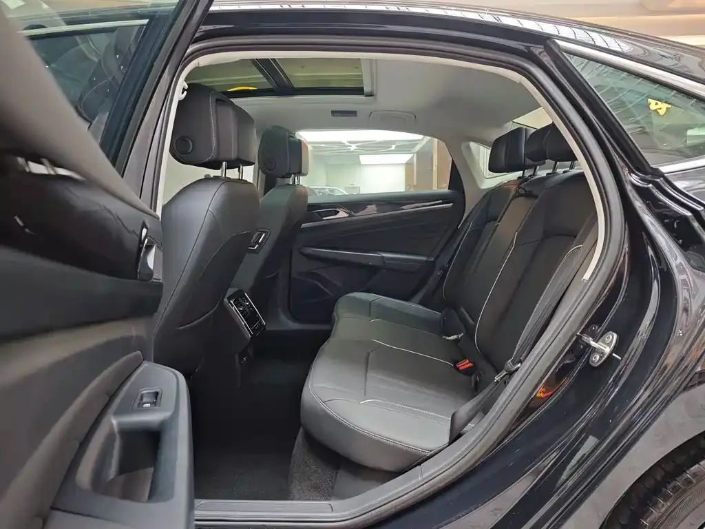 Volkswagen Passat — фото 6