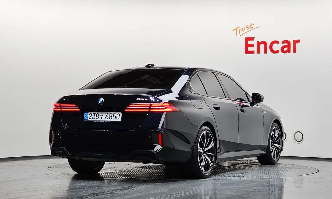 BMW 5-Series 2025 из KR, фото 4