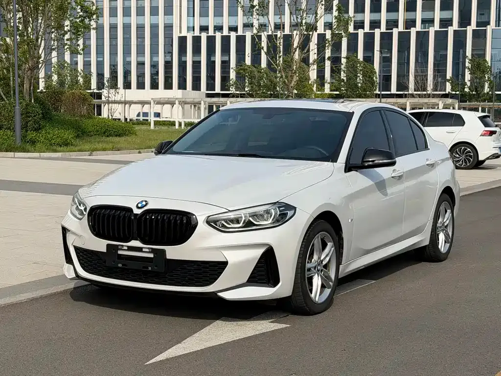 BMW 1 Series — фото 1