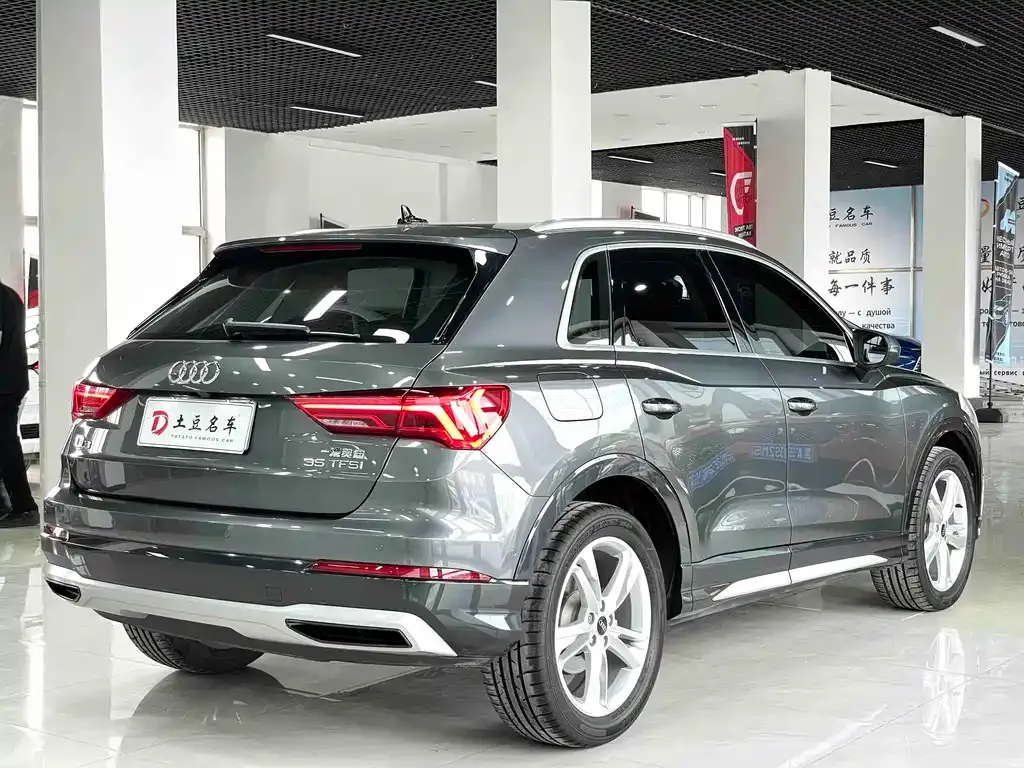 Audi Q3 — фото 8