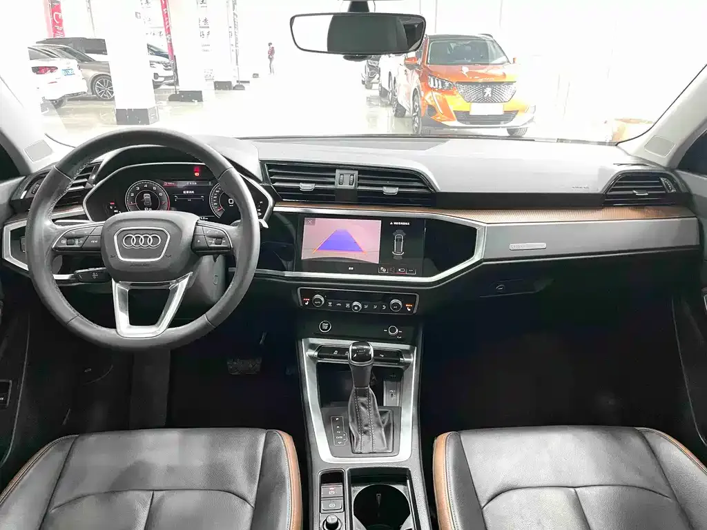 Audi Q3 — фото 10