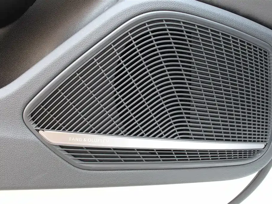 Audi A4L — фото 10