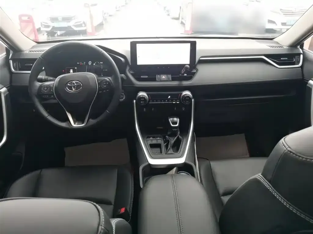 Toyota RAV4 — фото 2